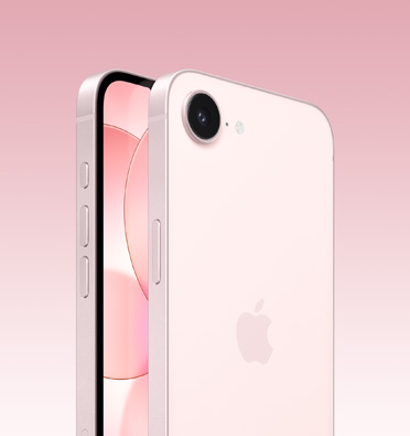 iPhone 17e priekšpuse un aizmugure maigi rozā krāsā, redzama daļa no priekšējā ekrāna, visa aizmugure ar Apple logotipu un vienu kameru, sānos redzamas Action poga, skaļuma regulēšanas un sānu poga.